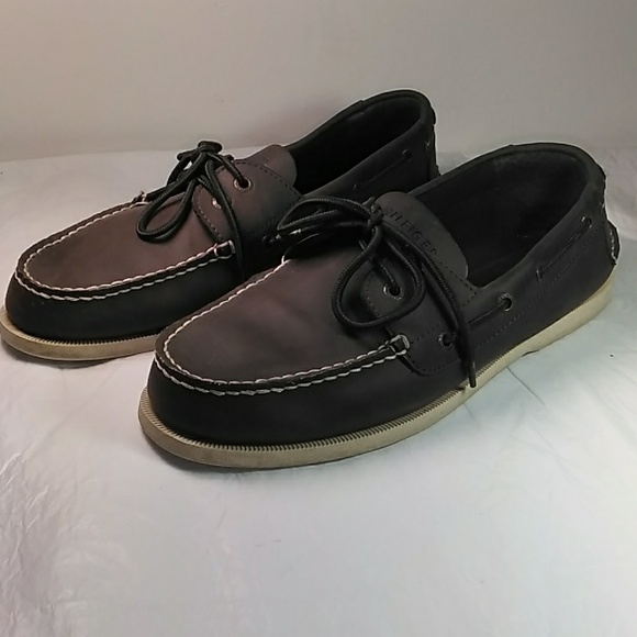boat shoes size 10